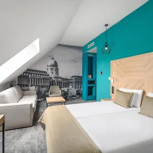 T62 3*, Budapeste Hungria